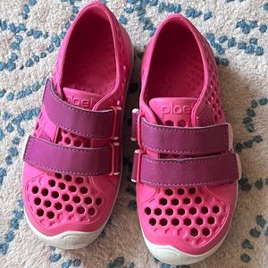 Plae Water Shoes Size 11 (Pink)